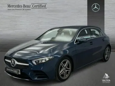 Usado Mercedes A200 AMG line 150 CV (110 kW) 2022 Azul denim Berlina