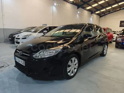 Usado Ford Focus 95 CV (69 kW) 2012 Negro Berlina