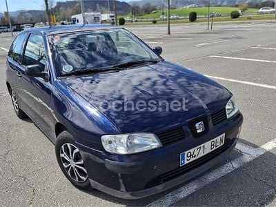 Usado Seat Ibiza Fresh 75 CV (55 kW) 2002 Azul Utilitario