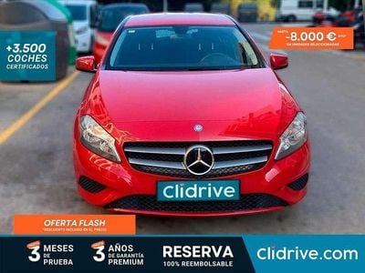 Usado Mercedes A180 Urban 109 CV (80 kW) 2015 Rojo Utilitario
