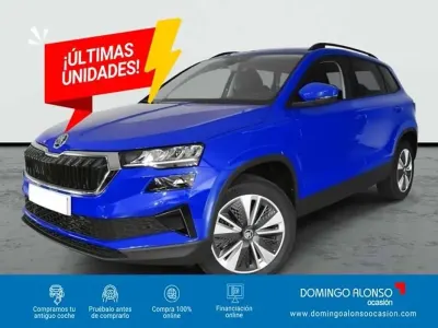 Usado Skoda Karoq Ambition 110 CV (80 kW) 2022 Azul SUV