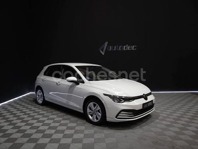 Blanco Usado 2021 VW Golf VIII Life Berlina | 20.990 € (Precio justo)