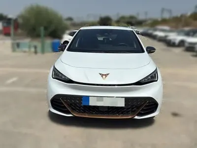 Usado Cupra Born e-Boost 169 kW (231 CV) 2023 Blanco Utilitario