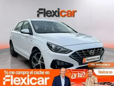 Usado Hyundai i30 120 CV (88 kW) 2020 Blanco Berlina