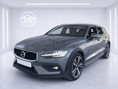Usado Volvo V60 CC Pro 190 CV (139 kW) 2020 Gris / plata Familiar