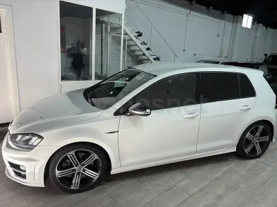 Usado VW Golf VII R 300 CV (220 kW) 2016 Blanco Berlina