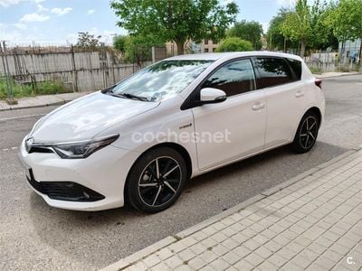 Toyota Auris Hybrid
