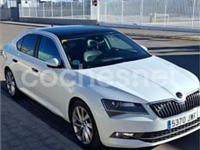 Blanco Usado 2017 Skoda Superb SportLine Berlina | 17.500 € (Precio justo)