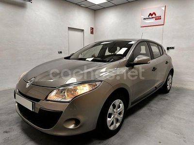 Marrón Usado 2009 Renault Mégane Authentique Berlina | 6990 € (Precio justo)