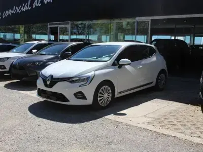 Używany Renault Clio V Zen 141 KM (103 kW) 2022 Biały Sedan/Limuzyna