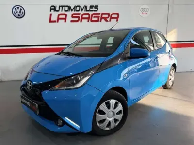 Usado Toyota Aygo City 69 CV (50 kW) 2018 Azul Utilitario