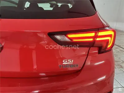Usado Opel Astra Dynamic 150 CV (110 kW) 2017 Rojo Berlina