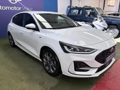 Usado Ford Focus ST-Line 125 CV (91 kW) 2023 Blanco Berlina