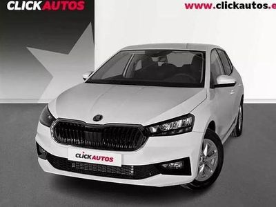 Blanco Usado 2025 Skoda Fabia Selection Utilitario | 16.450 € (Precio justo)