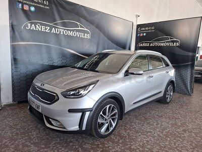 Usado Kia Niro 141 CV (103 kW) 2018 Gris / plata SUV