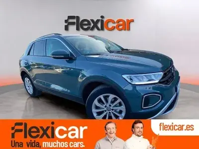 Usado VW T-Roc Life 150 CV (110 kW) 2023 Verde SUV