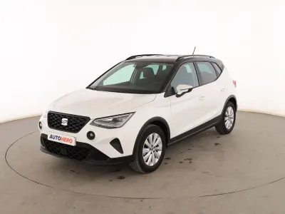 Usado Seat Arona Style 110 CV (80 kW) 2021 Blanco SUV