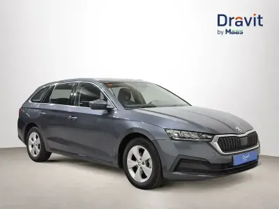 Käytetty Skoda Octavia Ambition 150 HP (110 kW) 2021 Harmaa Farmari