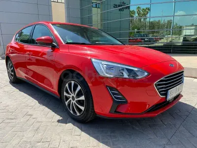 Usado Ford Focus Trend 95 CV (69 kW) 2019 Rojo Berlina