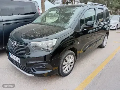 Usado Opel Combo 100 CV (73 kW) 2022 Negro Monovolumen