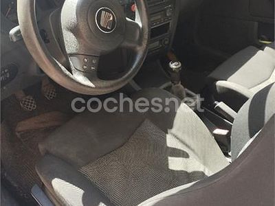 Usado Seat Ibiza 100 CV (73 kW) 2005 Gris / plata Utilitario
