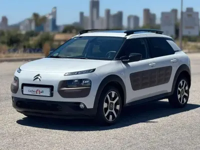 Usado Citroën C4 Cactus Live 92 CV (67 kW) 2014 Blanco Utilitario