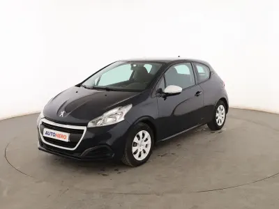 Usado Peugeot 208 68 CV (50 kW) 2015 Negro Utilitario