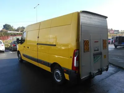 Usado Renault Master 135 CV (99 kW) 2019 Amarillo Van
