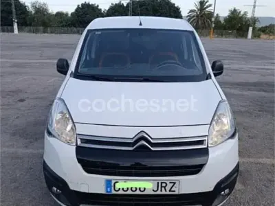 Usado Citroën Berlingo Feel 100 CV (73 kW) 2016 Blanco Monovolumen
