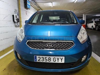 Usado Kia Venga 75 CV (55 kW) 2010 Azul Utilitario