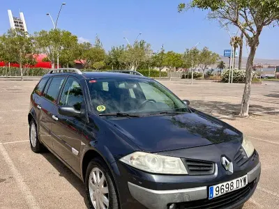 Usado Renault Mégane GrandTour Dynamique 150 CV (110 kW) 2006 Negro Familiar