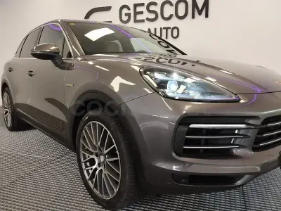 Usado Porsche Cayenne 462 CV (339 kW) 2019 Gris / plata SUV
