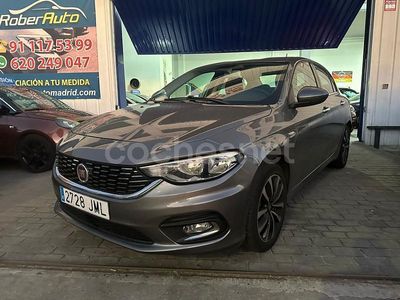 Gris / plata Usado 2016 Fiat Tipo Lounge Berlina | 6499 € (Precio justo)
