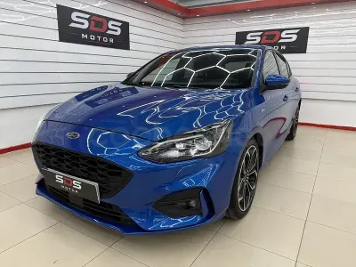 Usado Ford Focus ST-Line 120 CV (88 kW) 2018 Azul Familiar