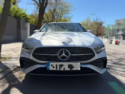 Usado Mercedes A250 218 CV (160 kW) 2023 Gris Berlina