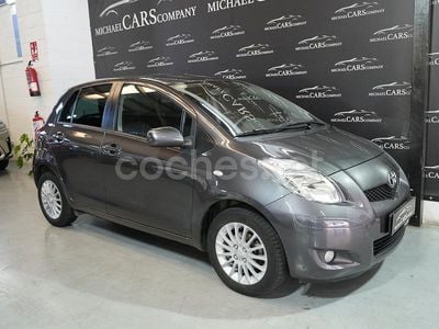 Usado Toyota Yaris Sol 101 CV (74 kW) 2009 Gris / plata Berlina