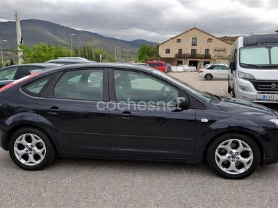 Usado Ford Focus Trend 115 CV (84 kW) 2007 Negro Berlina