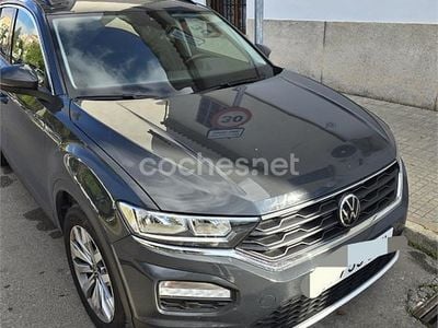 Usado VW T-Roc Advance 150 CV (110 kW) 2021 Gris / plata SUV
