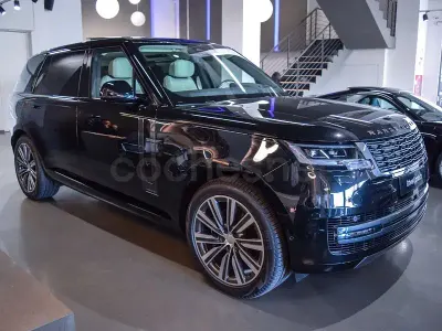 Usado Land Rover Range Rover 530 CV (389 kW) 2025 Negro SUV