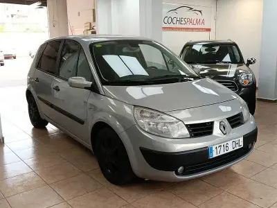 Usado Renault Scénic Authentique 80 CV (58 kW) 2005 Gris / plata Monovolumen