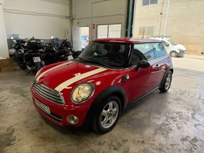 Usado Mini Cooper 90 CV (66 kW) 2010 Rojo Utilitario
