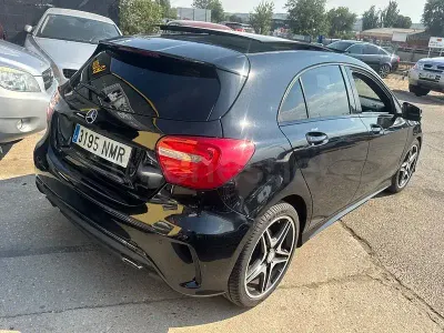 Usado Mercedes A200 AMG line 136 CV (100 kW) 2013 Negro Utilitario