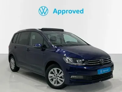 Usado VW Touran Life 150 CV (110 kW) 2024 Azul Monovolumen