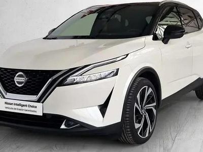 Lunar white con techo midnight Usado 2022 Nissan Qashqai Tekna+ SUV | 27.290 € (Un poco caro)