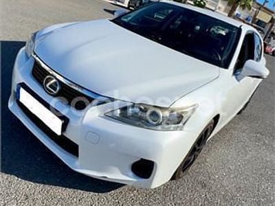 Lexus CT200h