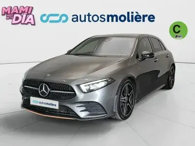 Usado Mercedes A180 136 HP (100 kW) 2019 Cinzento Sedan