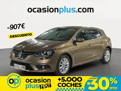 Usado Renault Mégane Zen 130 CV (95 kW) 2016 Marrón Berlina