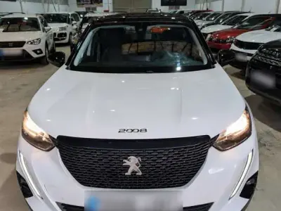 Usado Peugeot 2008 Active 110 CV (80 kW) 2021 SUV