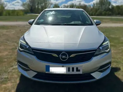 Usado Opel Astra Edition 105 CV (77 kW) 2020 Gris Berlina