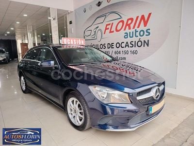 Usado Mercedes CLA200 Shooting Brake 136 CV (100 kW) 2016 Azul Familiar